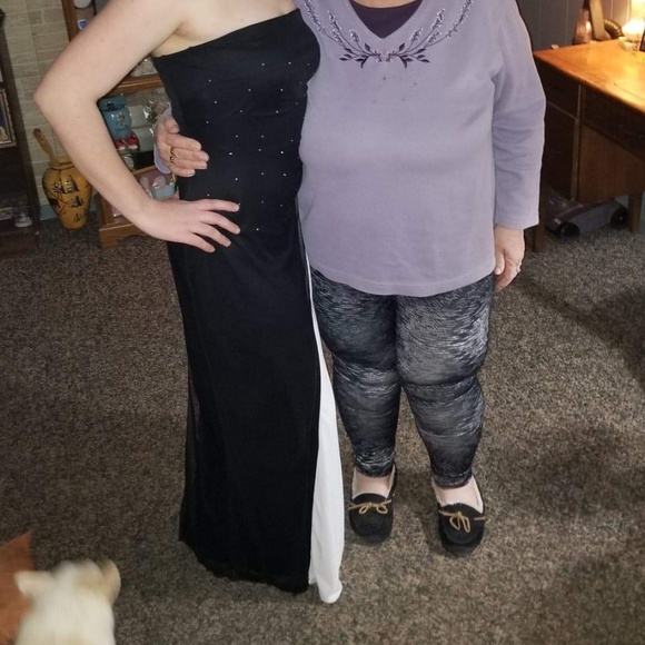 Black and white dress - Picture 3 of 6